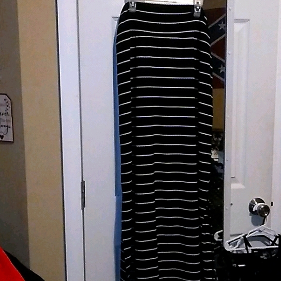 Maxi skirt - Picture 1 of 3